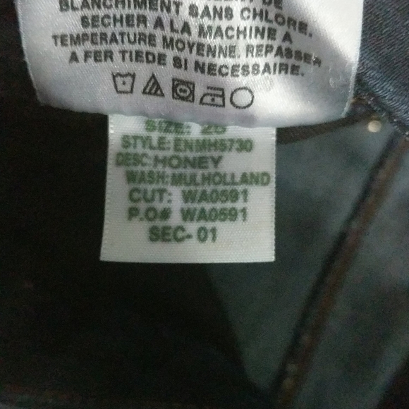 Joe's Jeans Honey Fit Mulholland Dark Wash Bootcut - size 25 - 30" Inseam - Picture 4 of 6